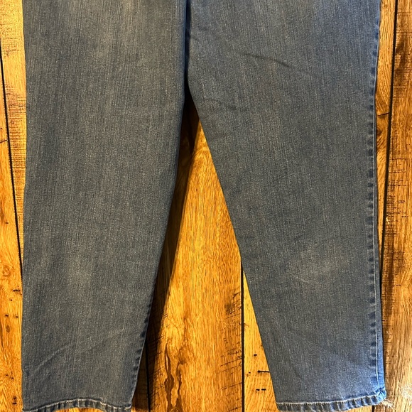 GUC Gloria Vanderbilt denim jeans. Size 18W. - Picture 8 of 10